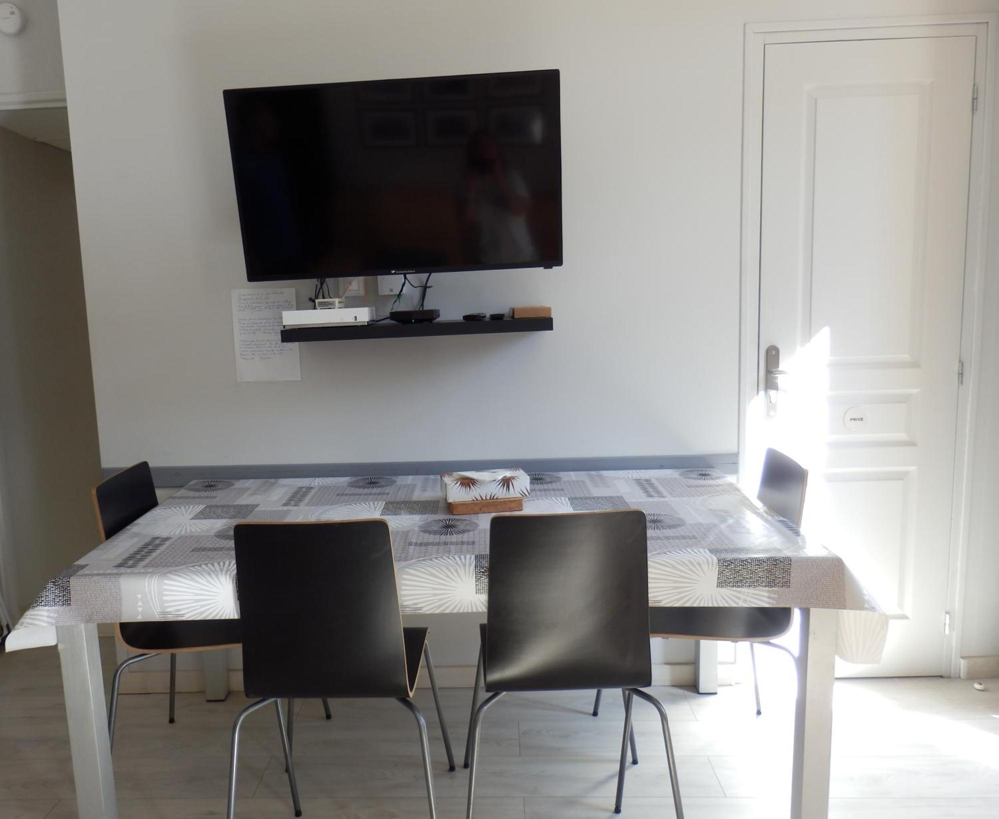 Agreable T2 Au Centre De Luchon Apartment Bagneres-de-Luchon ภายนอก รูปภาพ